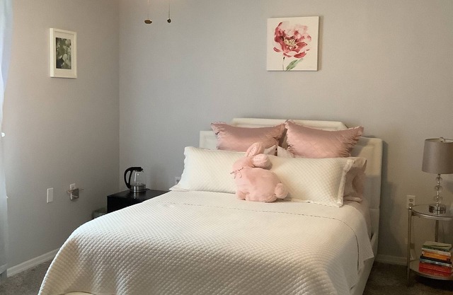Brown Bunny BnB-Bakery A Peaceful Retreat Palmetto FL Outdoor Spaces WiFi AC
