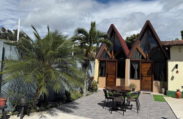 BRUMA LEVE CHALETS IN UBAJARA CE, ACCEPTS YOUR PET NEAR TRAILS AND WATERFALLS.