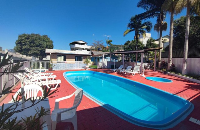 BRUNO KLEMTZ DK4 CASA PISCINA CHURRASQUEIRA SINUCA 3 AR WIFI 3 VaGAS 3 DORM