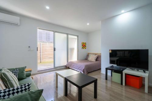 Brunswick Convenience 1BR Home