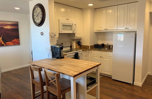 Bryce Vistas Vacation Apartment - Claron Suite