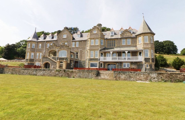 BRYN MEL APARTMENT in Glyngarth