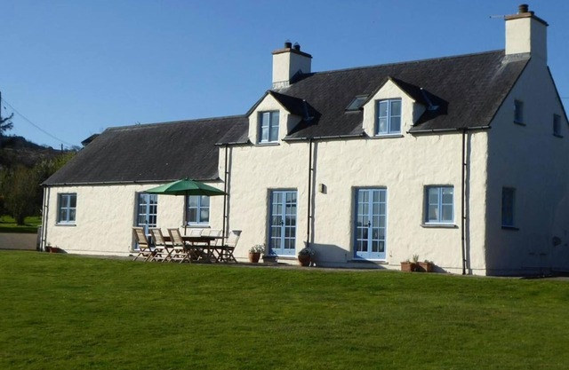 Brynceirios, Newport