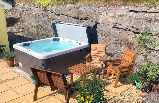 Brynllin Holiday Cottages - Dildre