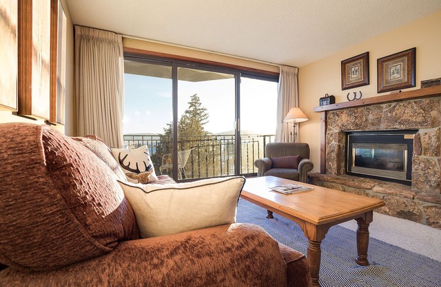 BT204 | Nicely Updated Condo | Great Views | Ski Locker | Ski In