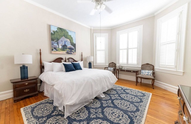 Buccaneer Room - Captain's Quarters Inn, Downtown Historic Edenton
