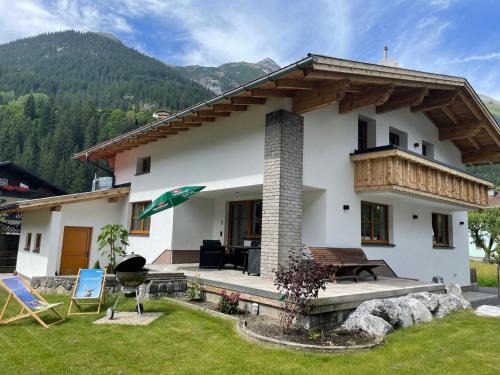 Buck Chalet
