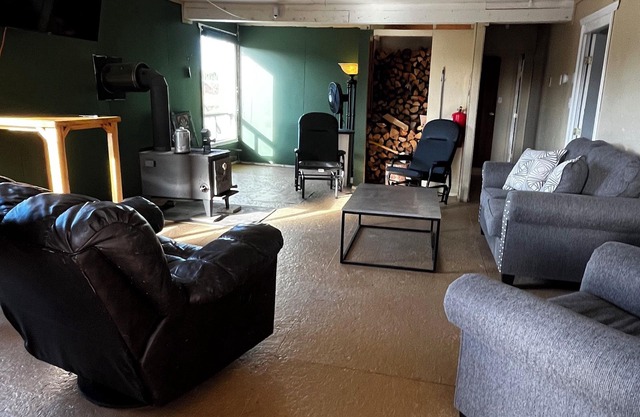 Buck Fever Services - Loding, Convenience +, Fluids, Wifi, Outdoors, Rental, etc