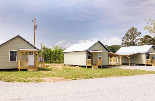 Buck Hill Cabins #2-Lake Eufaula Covered Boat Storage