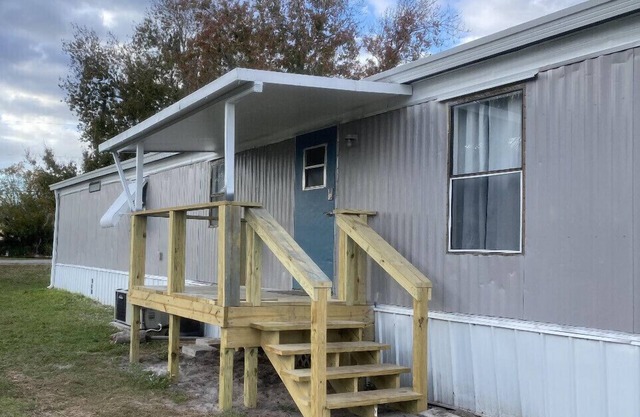 BUCKHEAD RIDGE/OKEECHOBEE FLORIDA ON THE WATER