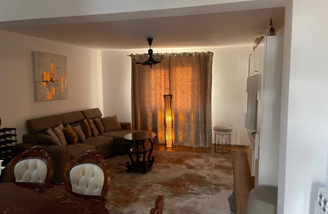 Bucovina-MountainHouse-5BR-Fireplace-HotTub-WiFi