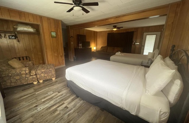 Budget friendly queen studio with full kitchen, two queen beds and sleeper sofa Hotel Room