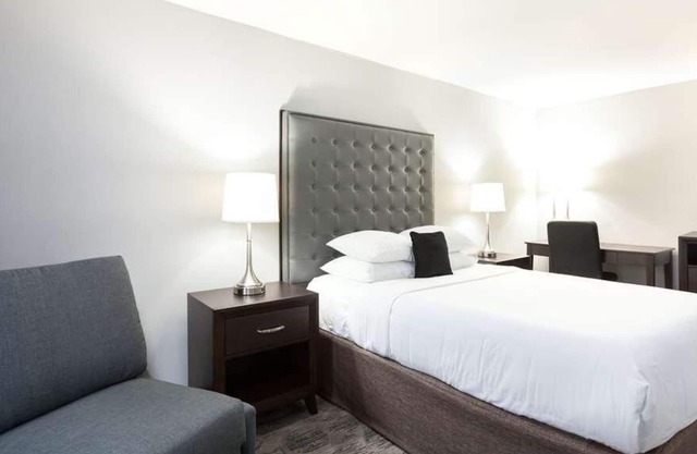 Budget-Friendly Stay in Washington, Free Parking, Pet-Friendly, Free Breakfast
