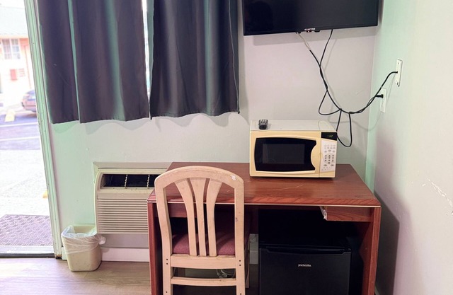 BUDGET INN