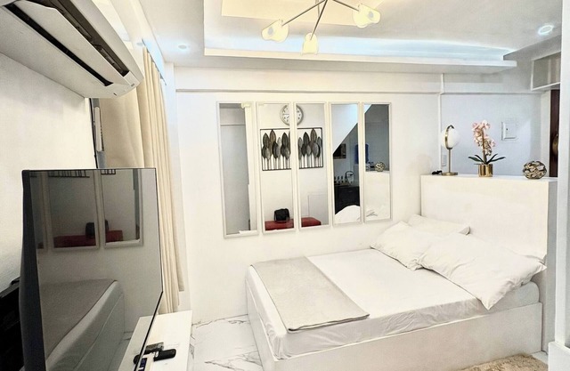 Budget Loft-type Condo in Uptown CDO