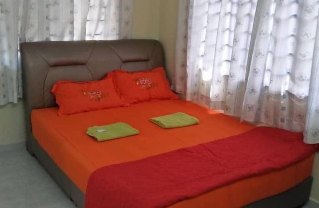 Budjet low price homestay in town