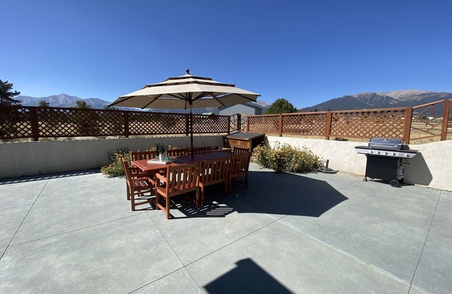Buena Vista Dream: Family, pet & RV friendly, close to town on 2+ acres!🌄