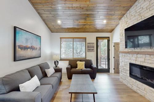 Buffalo Pines Getaway