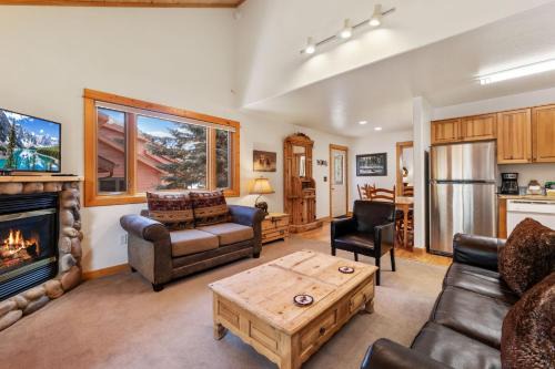Bugle Pointe A08 by Estes Park Condos