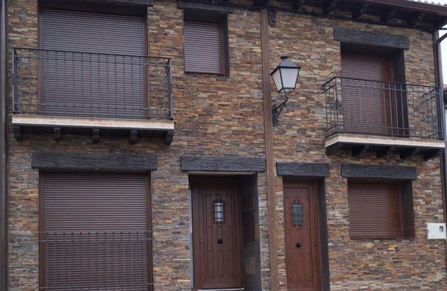 Buitrago Old Bridge ENCINA HOUSE