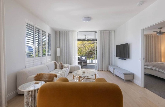 Bulimba Bliss | Elegant, Airy & Scenic Getaway