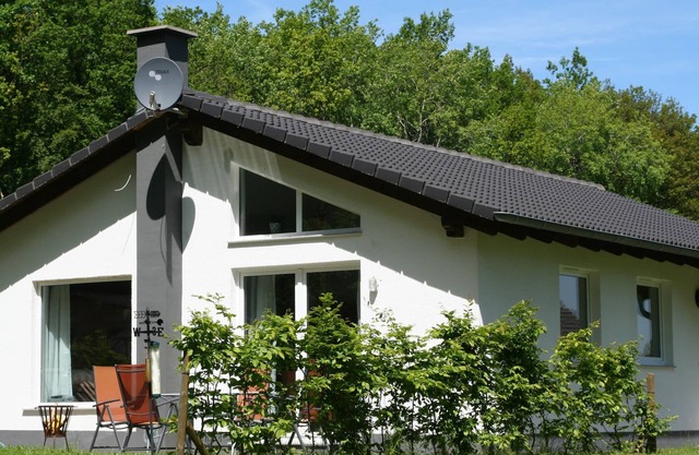 Bungalow in Eifel near Mountain Trails