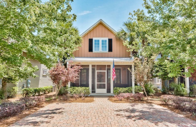 Bungalo Sandestin® Vacation Home, 6 Seat Golf Cart