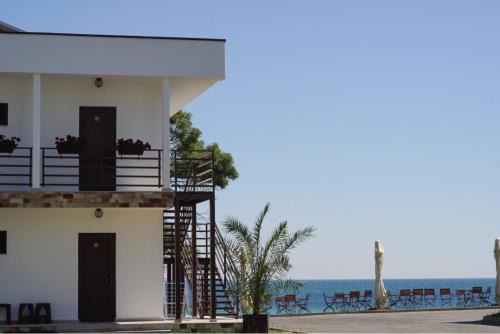 Bungalouri La Mare* Saturn