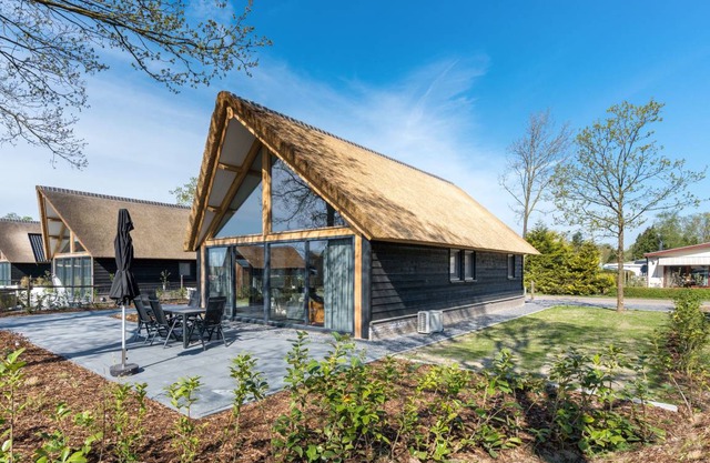 Farm Lodge 
