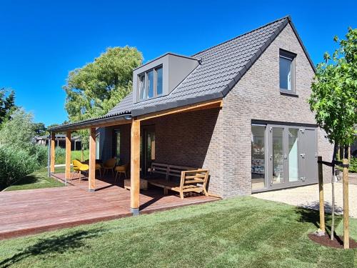 Bungalow 82 op Recreatiepark De Wielen