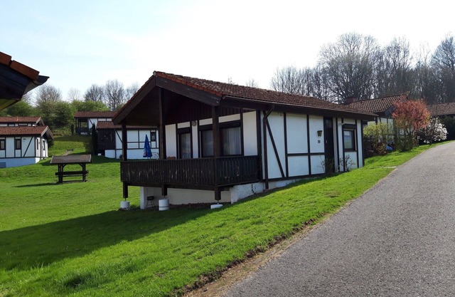 Bungalow for 4 guests with 52m² in Dipperz (242489)