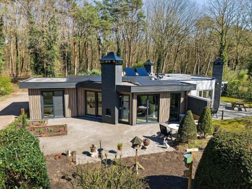 Bungalow in Drenthe near Forest & Lake