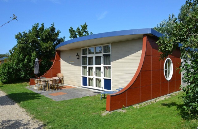 Bungalow in Dunes with Nautical Charm