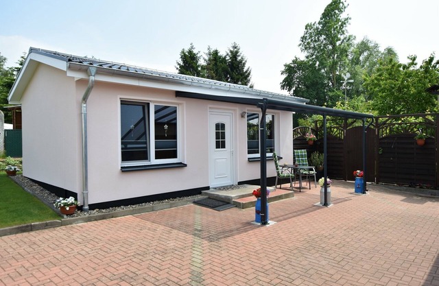 Bungalow in Warnkenhagen mit Garten