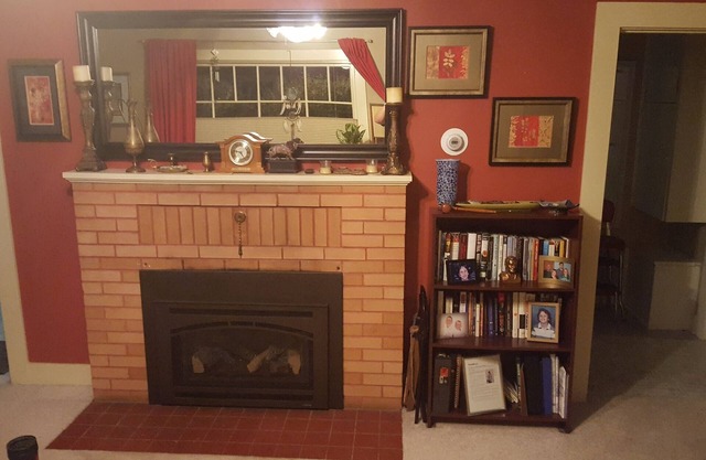 Bungalow near downtown!