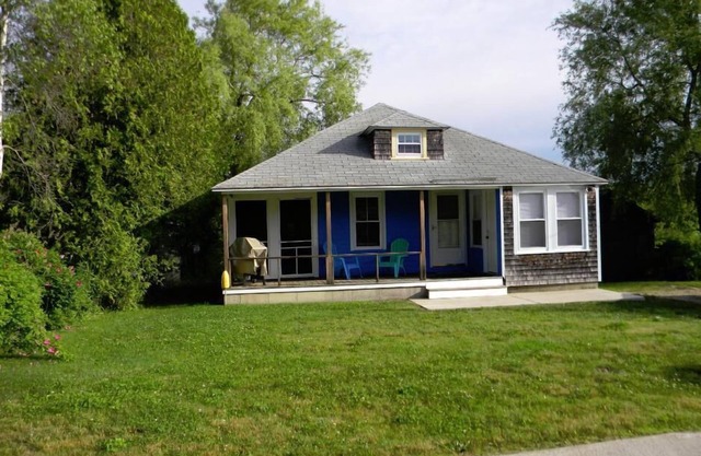 Bungalow on Higgins beach