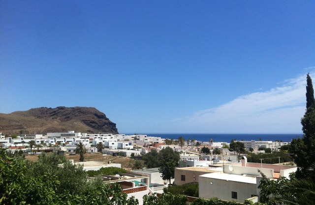 Bungalow type house with 3 bedrooms just 400 meters from the sea