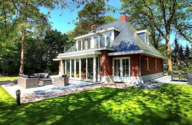 Bungalow with 10 bedrooms and a terrace