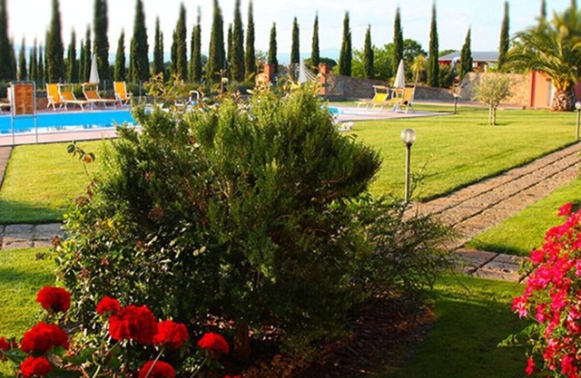 Bungalow with pool in a park-like garden by the sea!