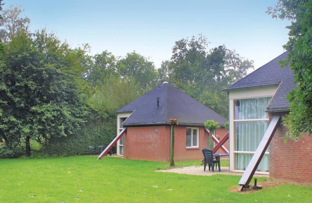 Bungalowpark Het Posterbos is located 800 meters outside the sociable village of Posterholt in the m
