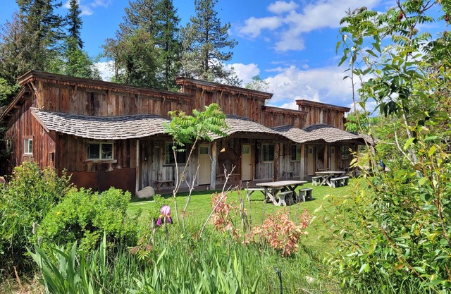 BunkHouse Inn Rm 1-Dog Friendly, Walk to Downtown Winthrop