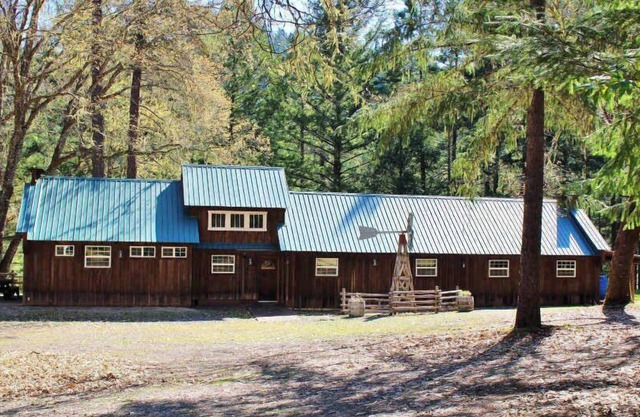 Bunkhouse Sleeps 20 Weddings Reunions WiFi