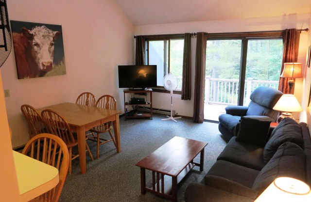 Burkeside Condo Steps Away From Lift & Lodge. KT Access