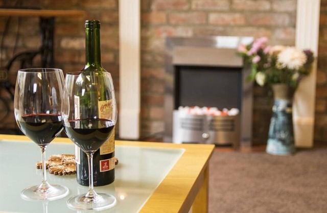 Burr Cottage - The Chestnuts Holiday Cottages