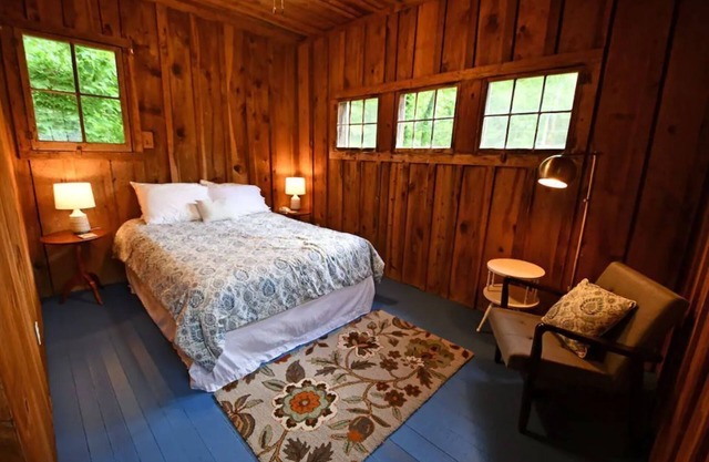Burton Cabin at Bleu Canoe