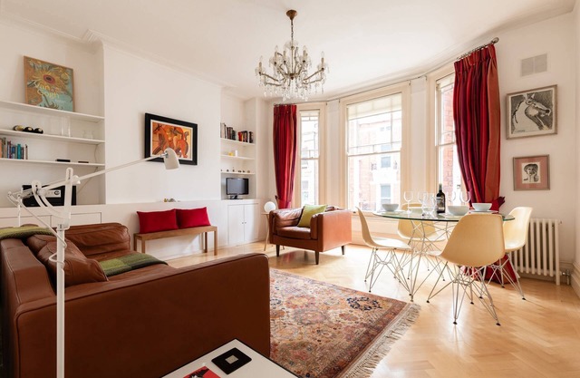 Bury Place by onefinestay