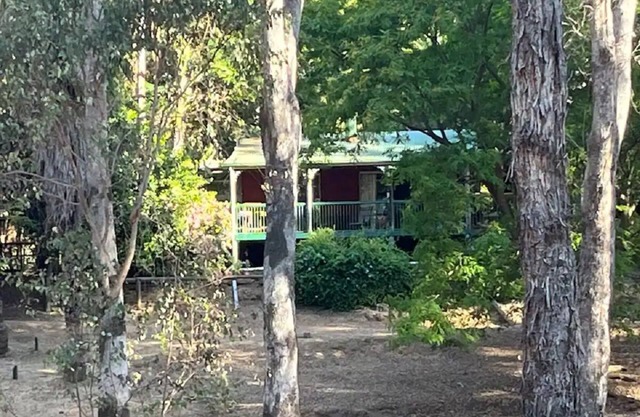 Bush Cabin on the Blackwood River (Nannup)n