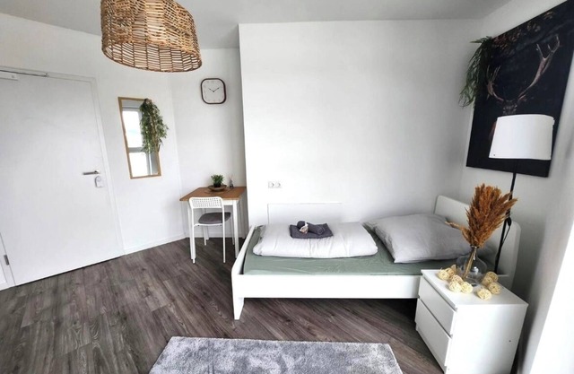 Business apartment with WIFI, elevator & free parking