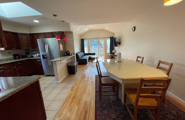 Business& Family Friendly Balcony Jacuzzi Free Park