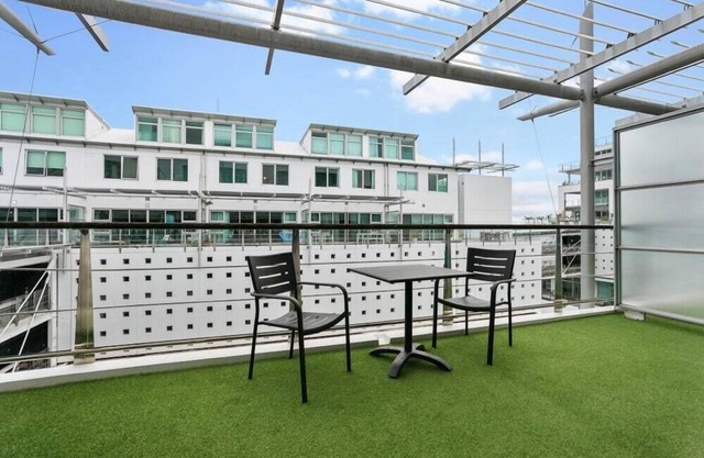 Business, Leisure and Luxury on Princes Wharf